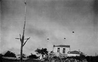 Fallskärmstrupper över hustaken i Galatas maj 1941